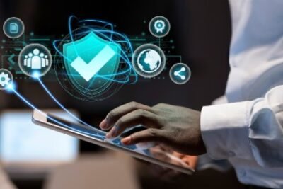 APIs e integrações: o coração da inovação digital! Descubra como essa tecnologia invisível conecta sistemas e impulsiona o crescimento.