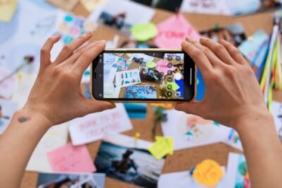 Influenciadores B2B: aprenda a identificar e negociar com os parceiros ideais! Maximize sua estratégia de marketing e alcance decisores.