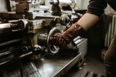 A Força da Indústria Brasileira Como a Metalúrgica Impulsiona a Inovação e a Eficiência