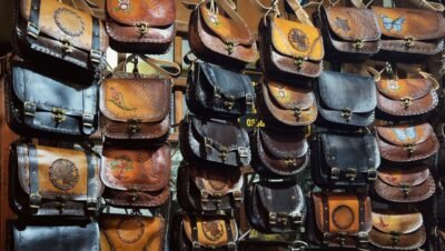 Como limpar bolsas de couro sem comprometer a aparência original